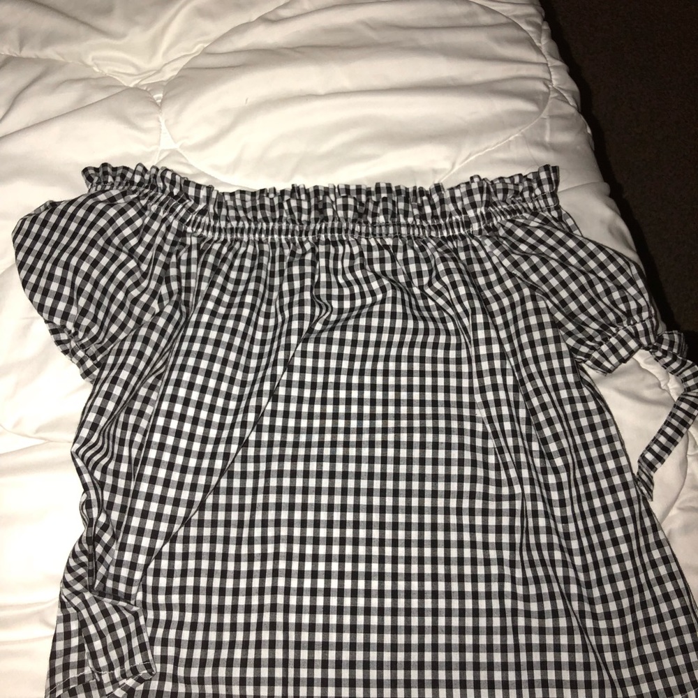 Checkered  top